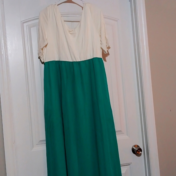 Pinkblush Plus Size Maternity Dress - Picture 1 of 2
